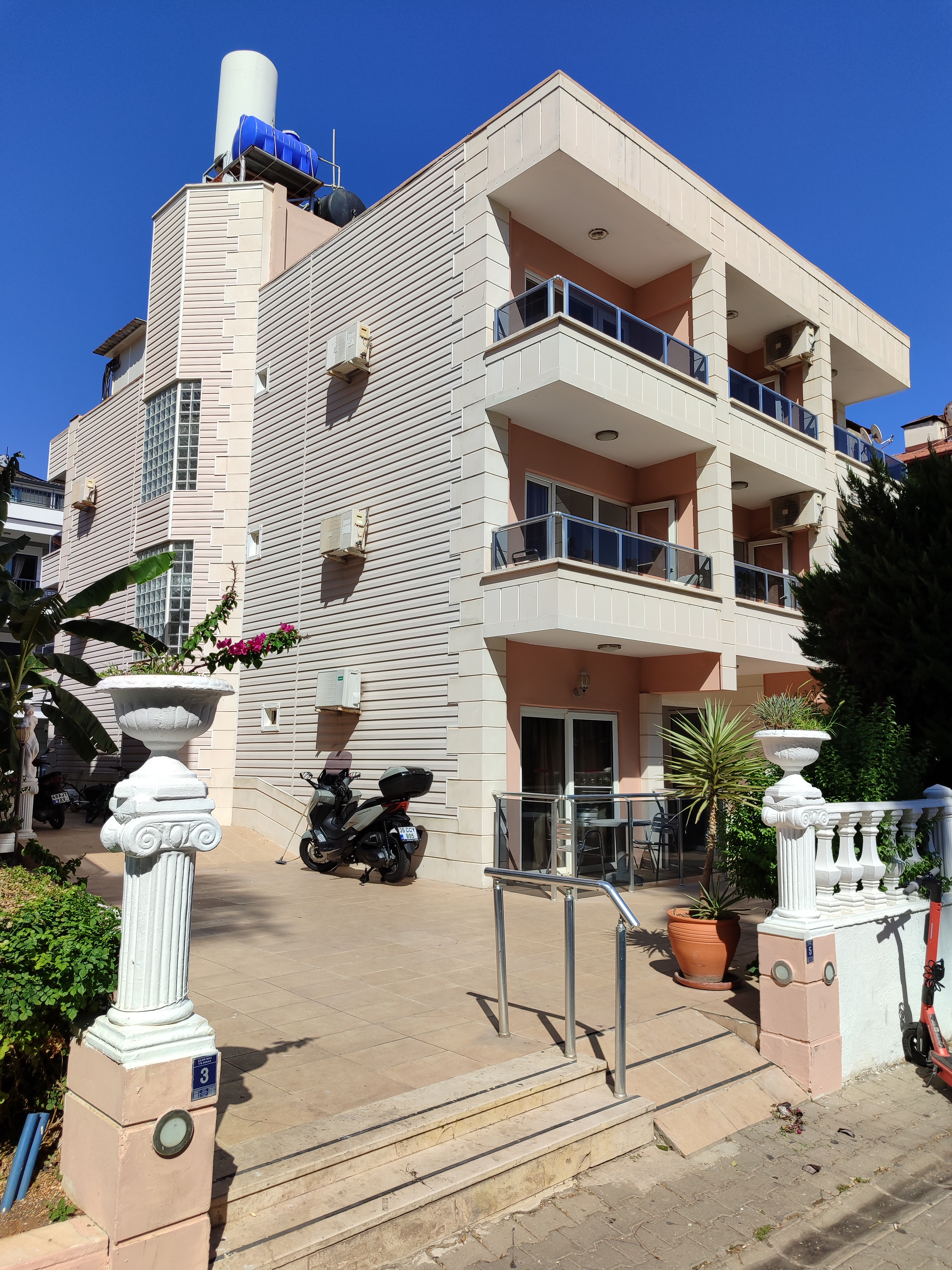 LGS - MARMARİS MERKEZDE DENİZE 300 METRE  ODA+KAHVALTI - 19